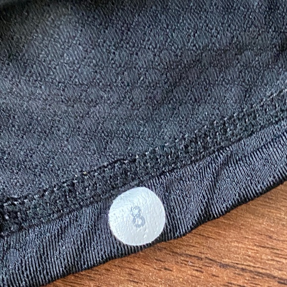 $0 FREE Lululemon Tank with any other purchase fr closet- value $29 - Picture 4 of 10